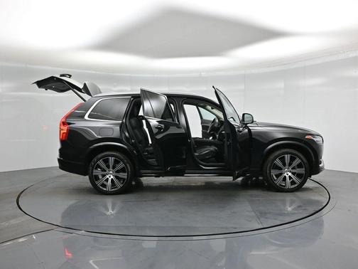 2023 Volvo XC90 B6 Ultimate 6-Seater