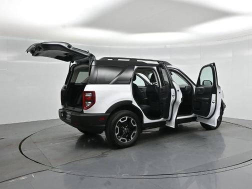 OXFORD WHITE 2022 Ford Bronco Sport OUTER BANKS