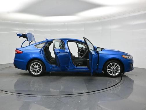 VELOCITY BLUE 2019 Ford Fusion SE