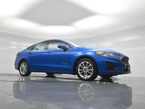 VELOCITY BLUE 2019 Ford Fusion SE