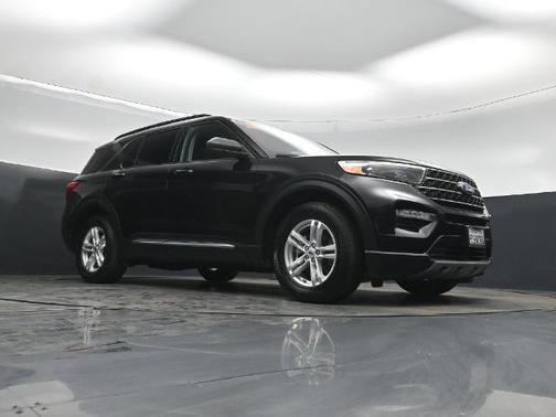 AGATE BLACK METALLIC 2023 Ford Explorer XLT
