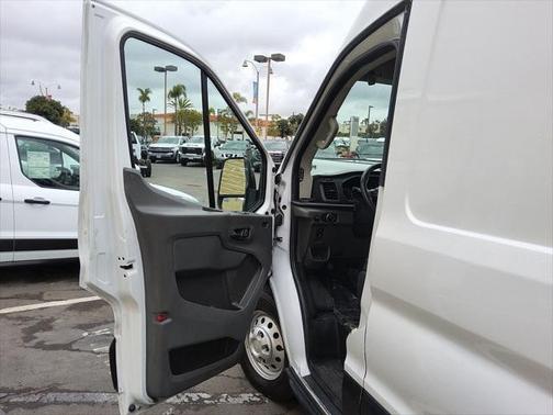 2022 Ford Transit-250 Base