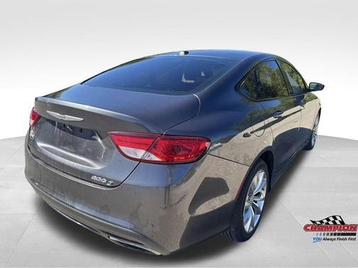 2015 Chrysler 200 S