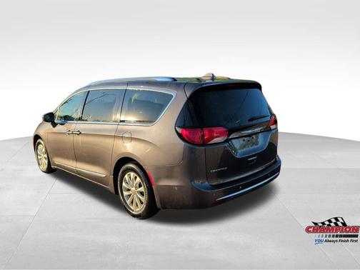 Crystal Metallic 2018 Chrysler Pacifica Touring-L Plus