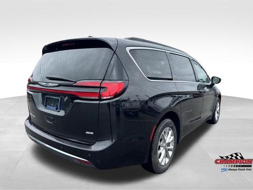 2022 Chrysler Pacifica Touring-L