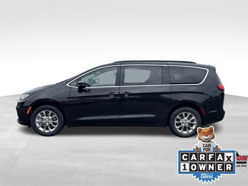 2022 Chrysler Pacifica Touring-L