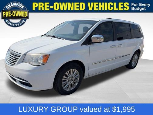 Bright White Clearcoat 2014 Chrysler Town & Country Limited