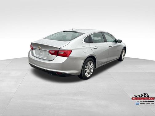 Silver Ice Metallic 2018 Chevrolet Malibu LT