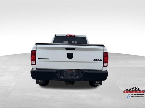 2016 RAM 1500 SLT