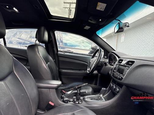 2011 Chrysler 200 Limited