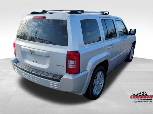 Bright Silver Clearcoat Metallic 2010 Jeep Patriot Limited