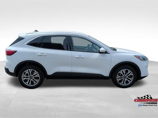 Oxford White 2022 Ford Escape SEL