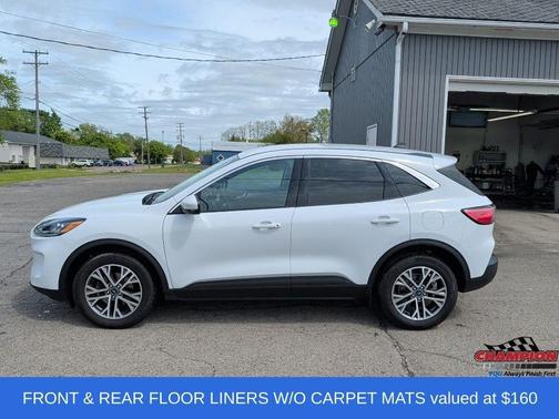 Oxford White 2022 Ford Escape SEL