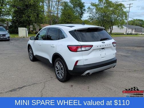 Oxford White 2022 Ford Escape SEL