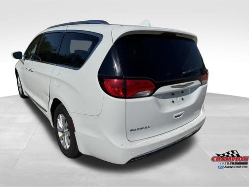 2019 Chrysler Pacifica Touring-L