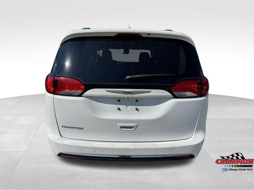 2019 Chrysler Pacifica Touring-L