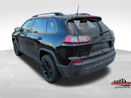Diamond Black 2023 Jeep Cherokee Altitude Lux