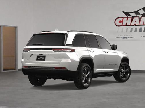 2025 Jeep Grand Cherokee Laredo