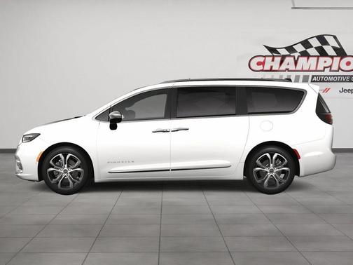 2025 Chrysler Pacifica Pinnacle