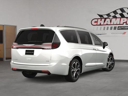 2025 Chrysler Pacifica Pinnacle