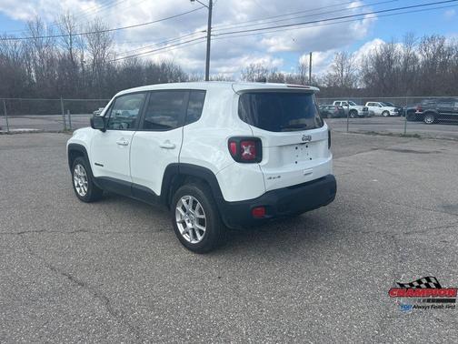 Alpine White Clearcoat 2023 Jeep Renegade Latitude