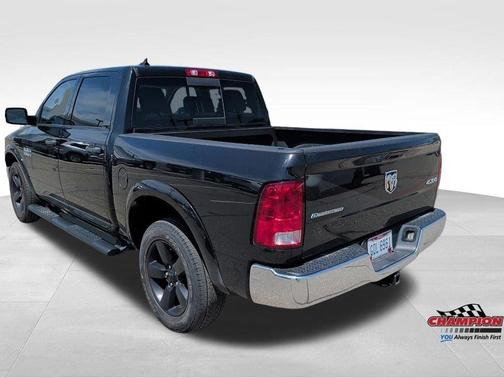 Brilliant Black Crystal Pearlcoat 2018 RAM 1500 Big Horn