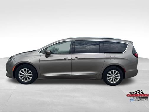 2018 Chrysler Pacifica Touring-L Plus