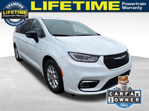 2025 Chrysler Pacifica Select