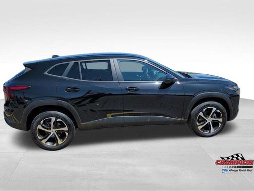 Black Metallic 2025 Chevrolet Trax 1RS