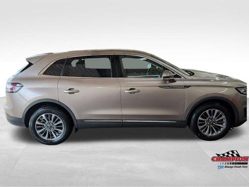Mocha 2019 Lincoln Nautilus Select