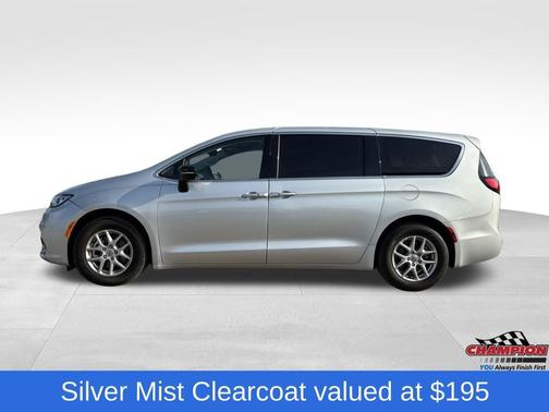 2024 Chrysler Pacifica Touring-L
