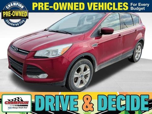 Ruby Red Metallic 2016 Ford Escape SE