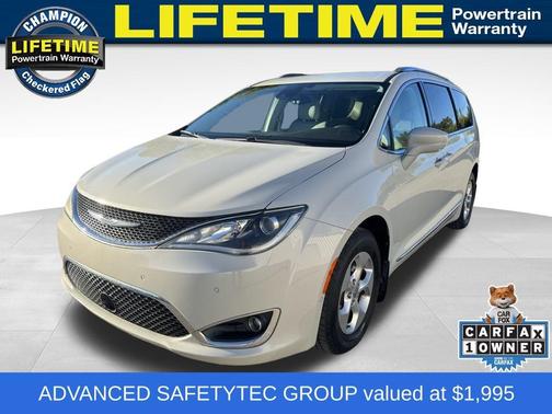 2017 Chrysler Pacifica Touring-L Plus