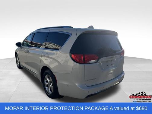 2017 Chrysler Pacifica Touring-L Plus