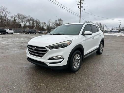 2017 Hyundai TUCSON SE