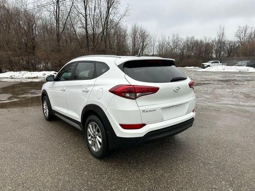 2017 Hyundai TUCSON SE