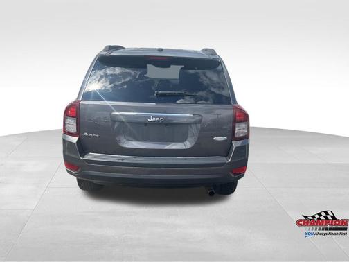 Granite Crystal Clearcoat Metallic 2017 Jeep Compass Latitude