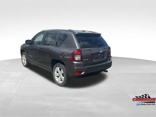 Granite Crystal Clearcoat Metallic 2017 Jeep Compass Latitude