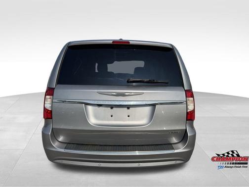 2016 Chrysler Town & Country Limited