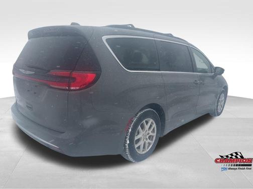 2022 Chrysler Pacifica Touring-L