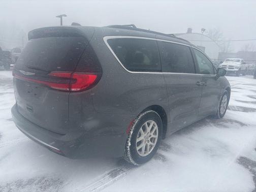 2022 Chrysler Pacifica Touring-L