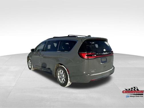 2022 Chrysler Pacifica Touring-L
