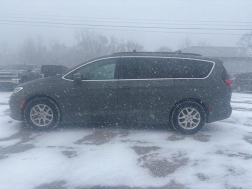 2022 Chrysler Pacifica Touring-L
