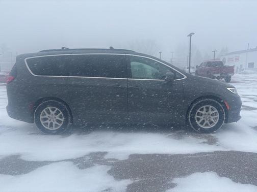 2022 Chrysler Pacifica Touring-L
