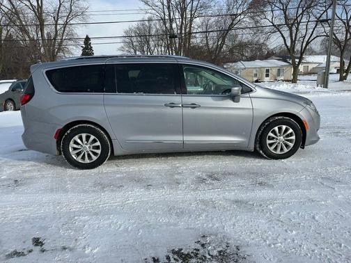 2018 Chrysler Pacifica Touring-L