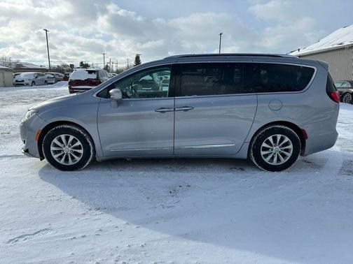 2018 Chrysler Pacifica Touring-L