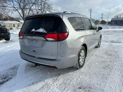 2018 Chrysler Pacifica Touring-L