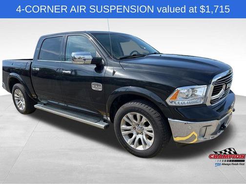 Brilliant Black Crystal Pearlcoat 2018 RAM 1500 Longhorn