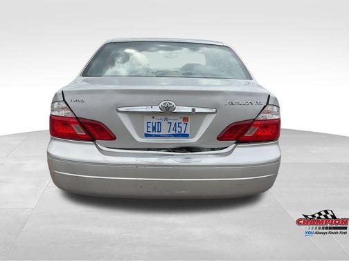 Silver 2004 Toyota Avalon XL