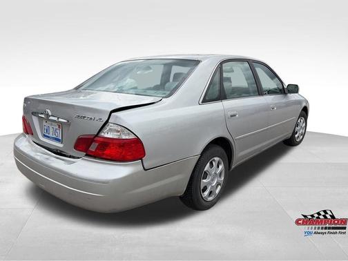 Silver 2004 Toyota Avalon XL